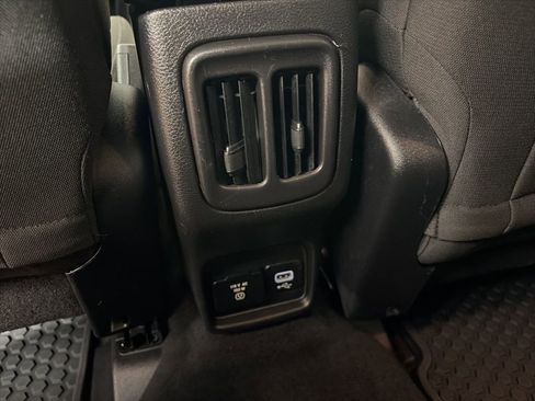 Used 2018 Jeep Compass Sport w/ Tech Group image 15