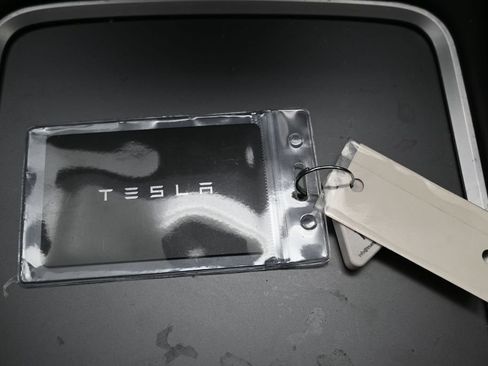 Used 2023 Tesla Model 3 Standard Range image 33