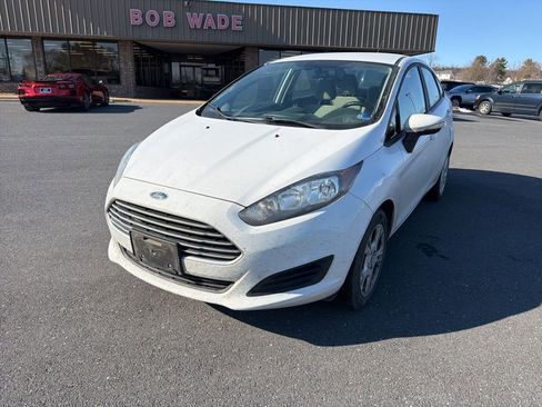 Used 2016 Ford Fiesta SE image 1