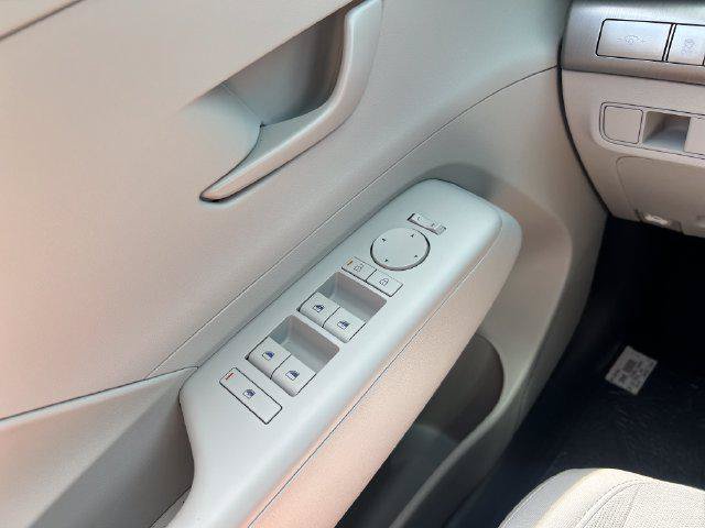 New 2026 Hyundai Kona SEL Sport AWD/4WD image 11