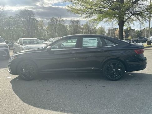 New 2026 Volkswagen Jetta SE image 2