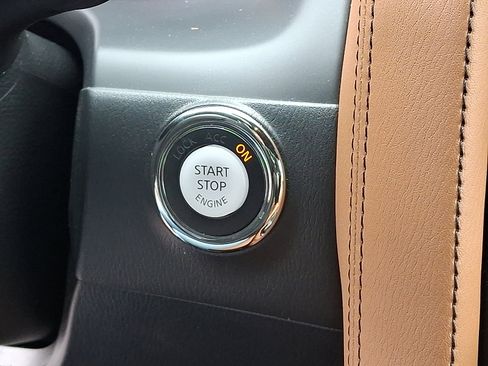 Used 2024 INFINITI QX80 Sensory image 28