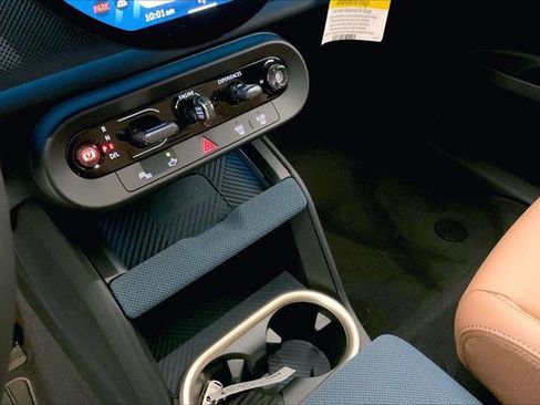 Used 2025 MINI Cooper Countryman S w/ Comfort Package Max image 6