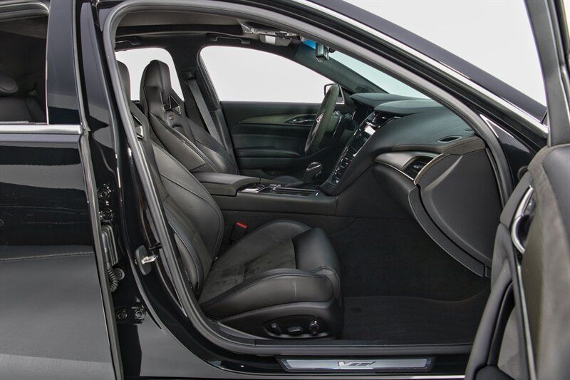 Used 2018 Cadillac CTS V w/ Carbon Fiber Package RWD image 31