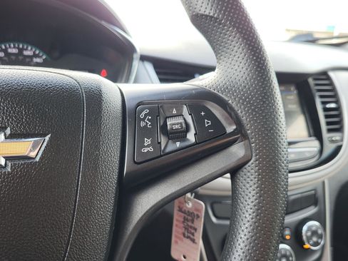Used 2018 Chevrolet Trax LS w/ LPO, Cargo Package FWD image 22