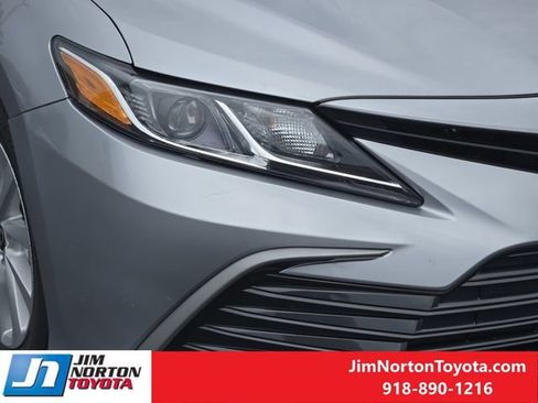 Used 2024 Toyota Camry LE w/ Convenience Package FWD image 10