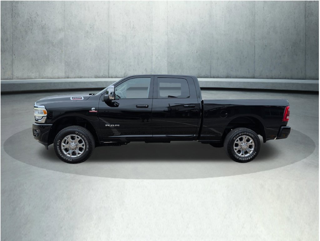 Used 2024 RAM 2500 Laramie AWD/4WD image 2