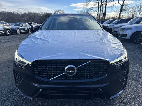 New 2025 Volvo XC60 B5 Core w/ Protection Package Premier image 3