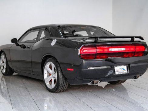 Used 2009 Dodge Challenger SRT8 w/ SRT Option Group II RWD image 8