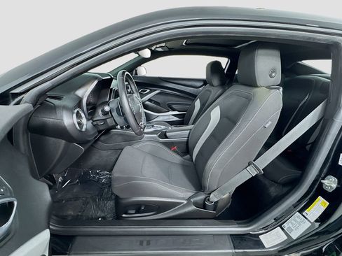 Used 2021 Chevrolet Camaro SS RWD image 10