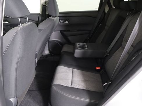 Used 2025 Nissan Rogue SV FWD image 15