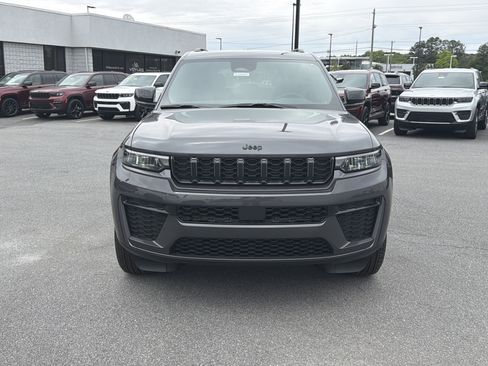 New 2026 Jeep Grand Cherokee L 2WD image 2