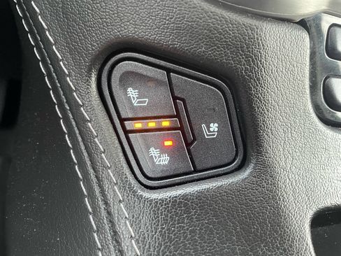 Used 2020 GMC Yukon SLT w/ Graphite Performance Edition image 24