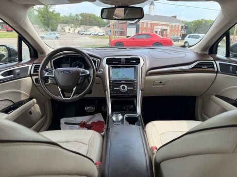 Used 2017 Ford Fusion Energi Platinum FWD image 25