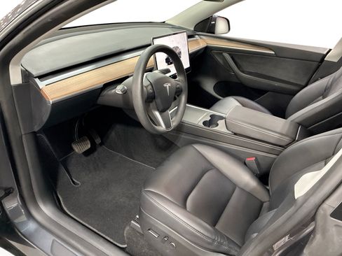 Certified 2023 Tesla Model Y Long Range AWD/4WD image 9