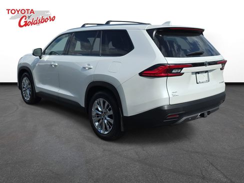 Used 2024 Toyota Grand Highlander Platinum AWD/4WD image 7