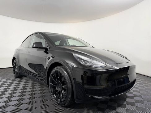 Used 2023 Tesla Model Y Long Range AWD/4WD image 5