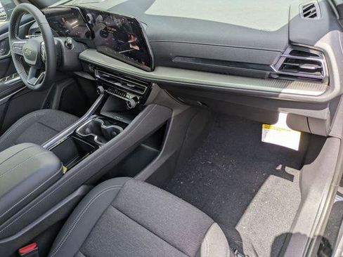 New 2026 Chevrolet Traverse LT w/ Midnight/Sport Edition AWD/4WD image 30