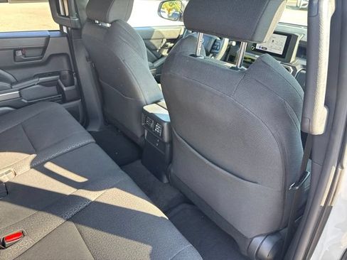 Used 2025 Toyota 4Runner SR5 AWD/4WD image 18