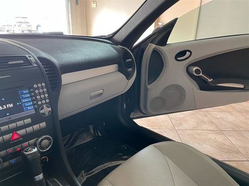 Used 2005 Mercedes-Benz SLK 350 image 38