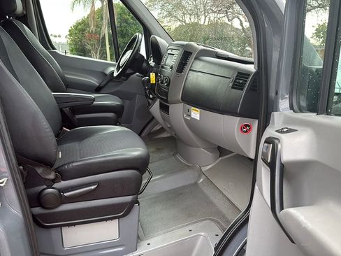 Used 2018 Mercedes-Benz Sprinter 2500 image 7