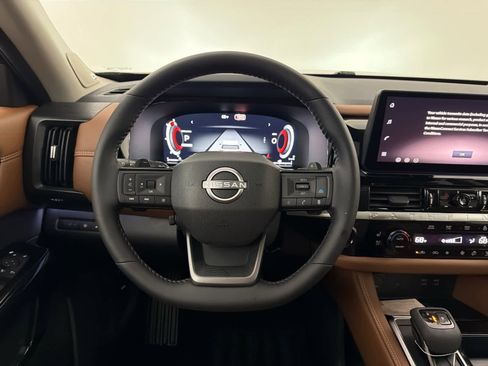 New 2026 Nissan Pathfinder Platinum image 18