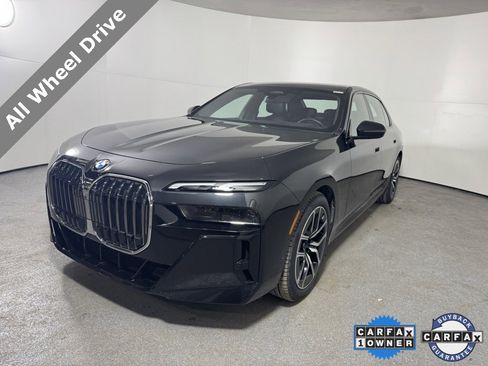 Used 2025 BMW 740i xDrive image 1