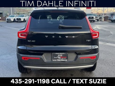 Used 2022 Volvo XC40 T5 Momentum image 7