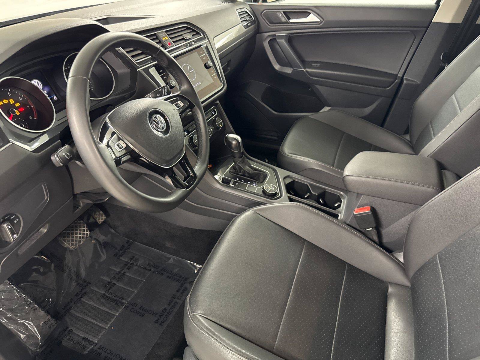 Used 2020 Volkswagen Tiguan SE AWD/4WD image 9