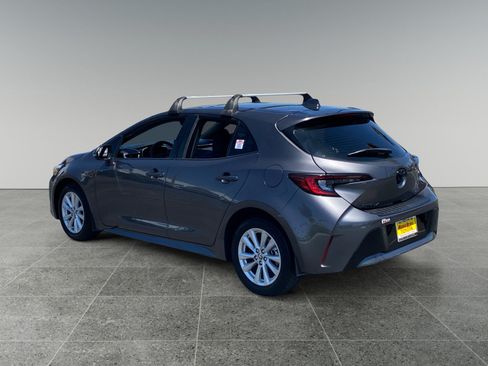 Used 2024 Toyota Corolla SE w/ SE Package FWD image 3
