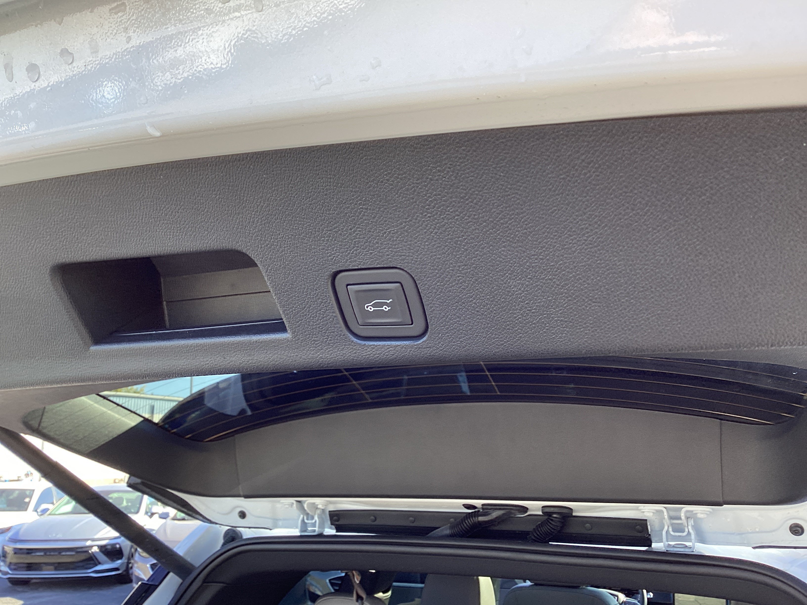 Used 2026 GMC Acadia Elevation w/ Elevation Premium Package FWD image 16