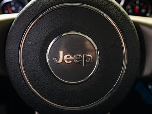 Used 2018 Jeep Wrangler Unlimited Sport image 23