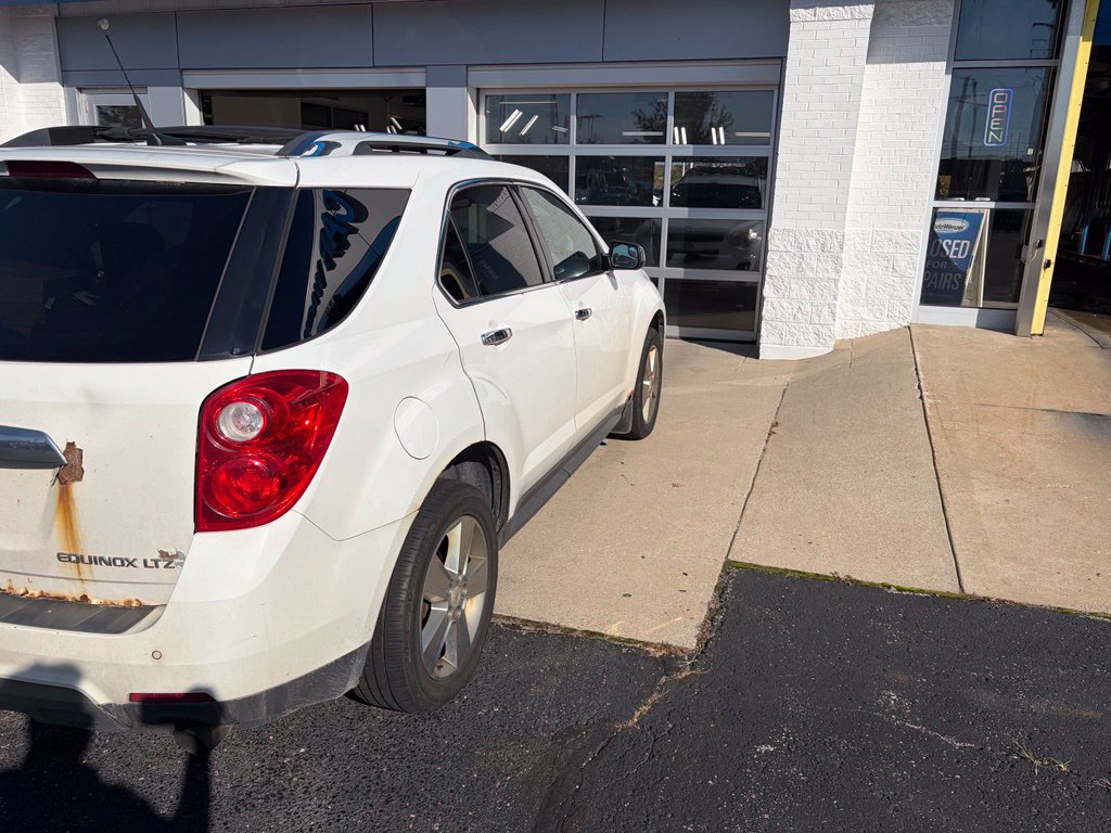 Used 2013 Chevrolet Equinox LTZ FWD image 9