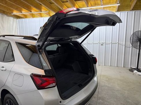 Used 2022 Chevrolet Equinox RS FWD image 10