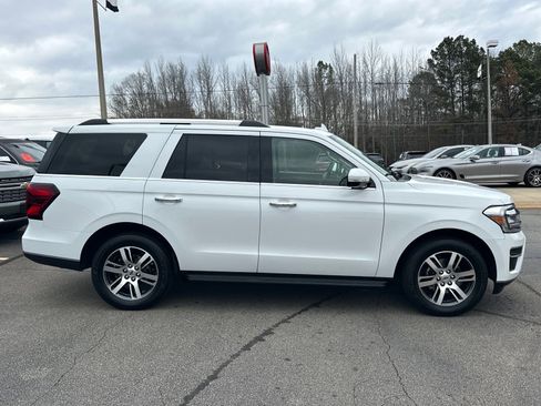 Used 2024 Ford Expedition Limited image 2