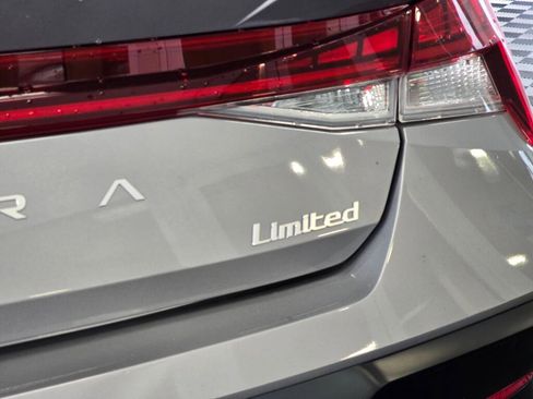 New 2026 Hyundai Elantra Limited image 15
