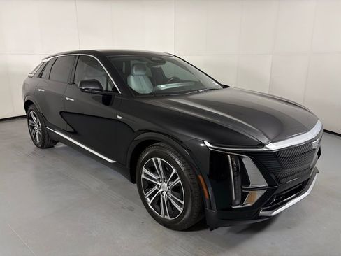 Used 2023 Cadillac Lyriq 2WD image 2