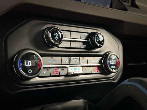 Used 2023 Ford Bronco Wildtrak AWD/4WD image 22
