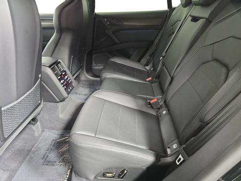 New 2026 Porsche Cayenne Turbo AWD/4WD image 24