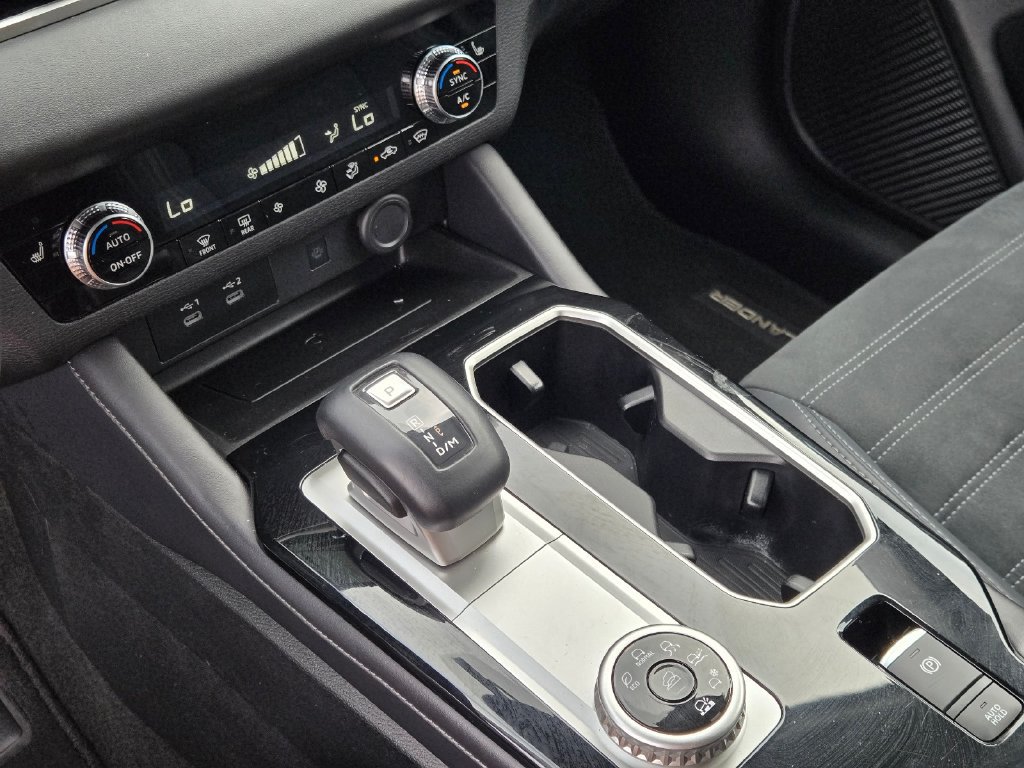 Used 2025 Mitsubishi Outlander SE AWD/4WD image 30