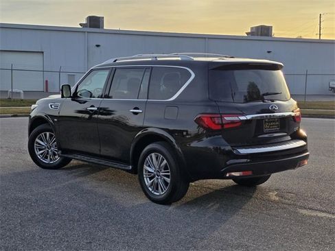 Used 2018 INFINITI QX80 Base image 4