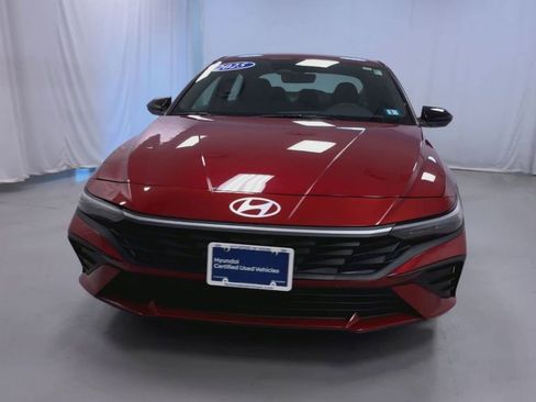 Used 2025 Hyundai Elantra Sport image 3