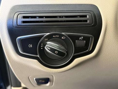 Used 2022 Mercedes-Benz GLC 300 4MATIC image 27