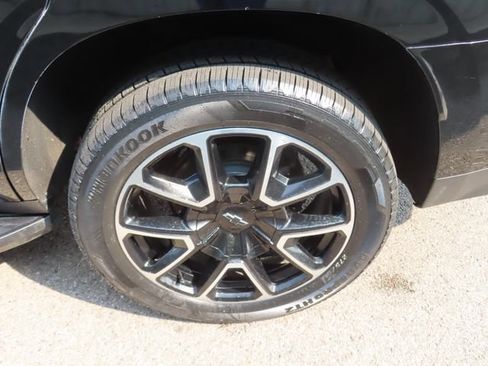 Used 2022 Chevrolet Tahoe RST w/ Luxury Package AWD/4WD image 15