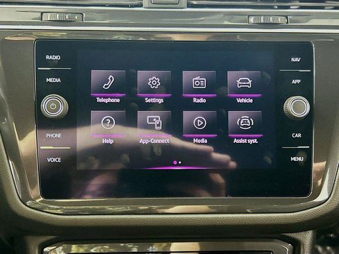Certified 2022 Volkswagen Tiguan SEL R-Line AWD/4WD image 15