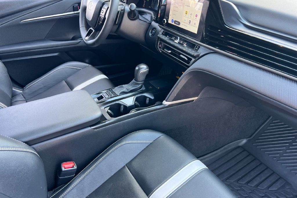 Certified 2025 Toyota Camry SE FWD image 18
