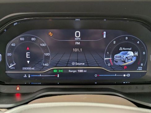 Used 2024 GMC Yukon Denali AWD/4WD image 16