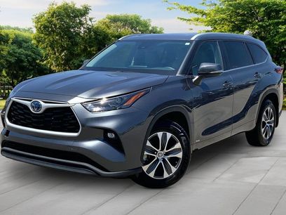 Used 2023 Toyota Highlander XLE