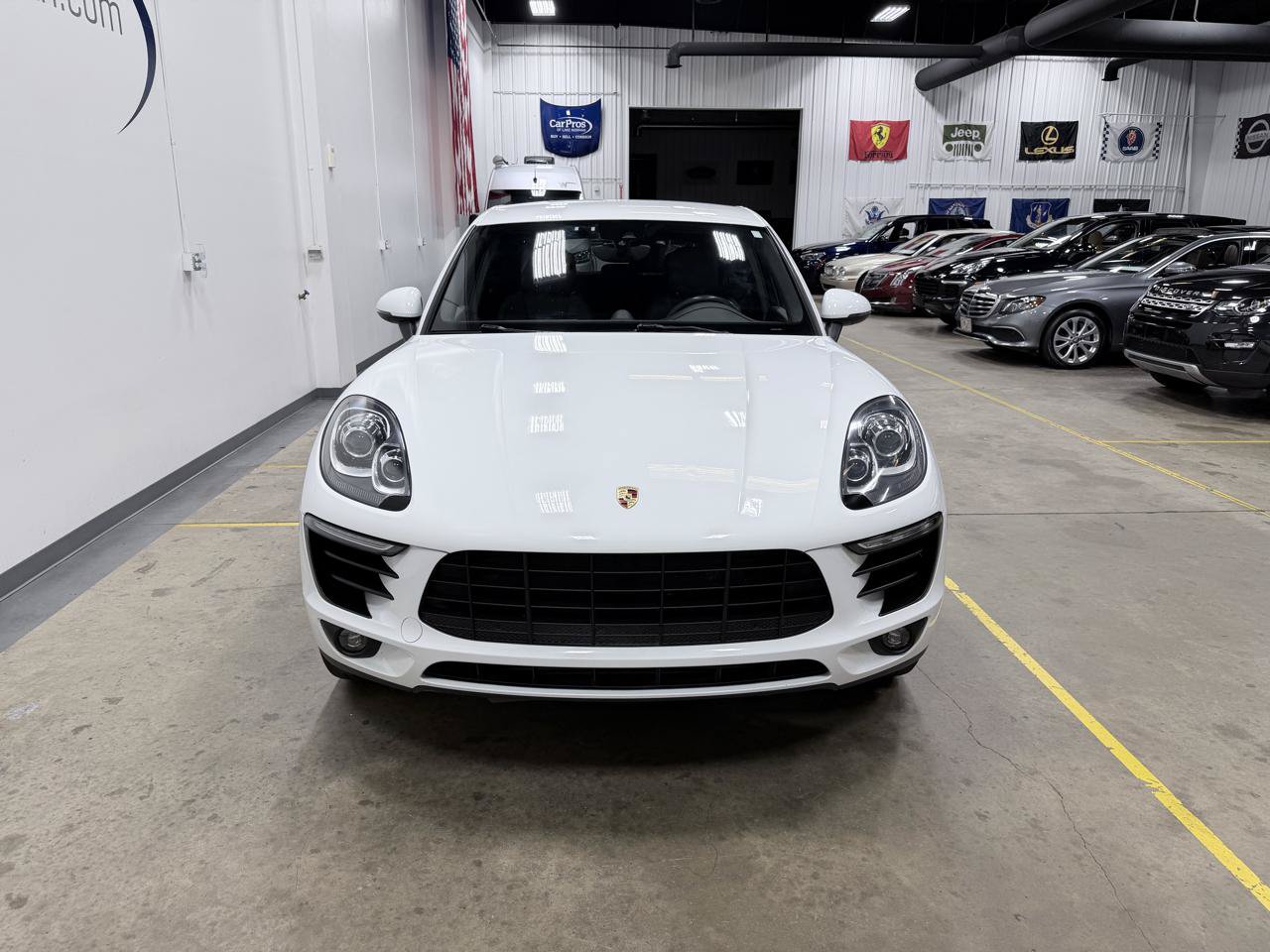 Used 2018 Porsche Macan AWD/4WD image 16