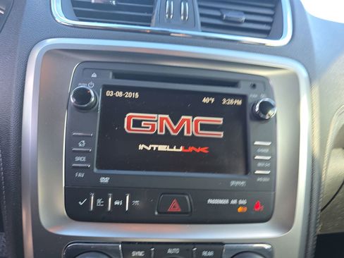 Used 2014 GMC Acadia SLE image 22